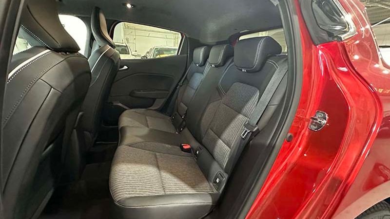 Renault Clio • 2023 • 5,750 km 9