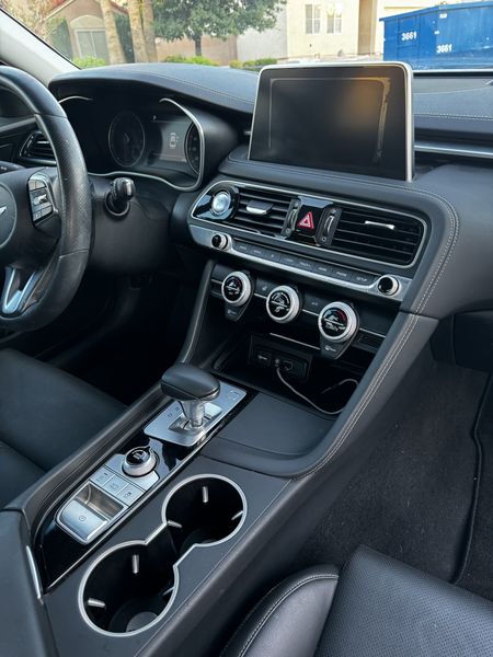 Genesis G70 • 2019 • 37,800 km 3