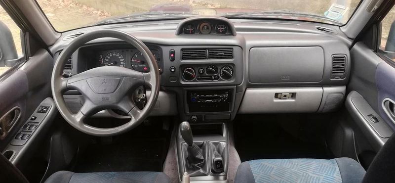 Mitsubishi Pajero • 2000 • 190,000 km 4