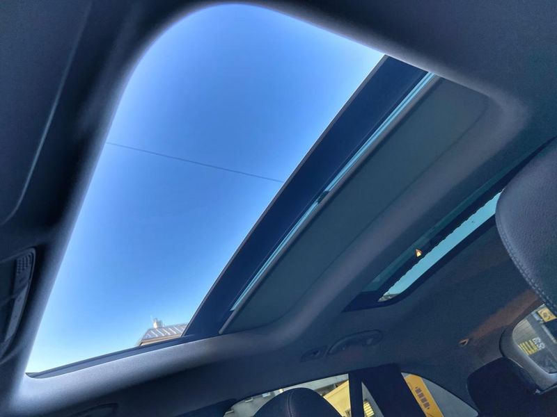 Mercedes-Benz GLC-Class • 2016 • 143,000 km 9