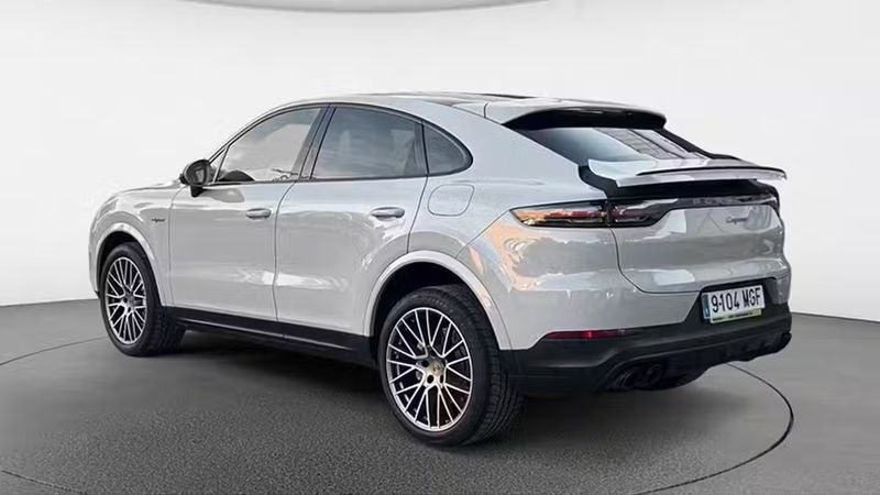 Porsche Cayenne Coupe • 2023 • 75,654 km 4