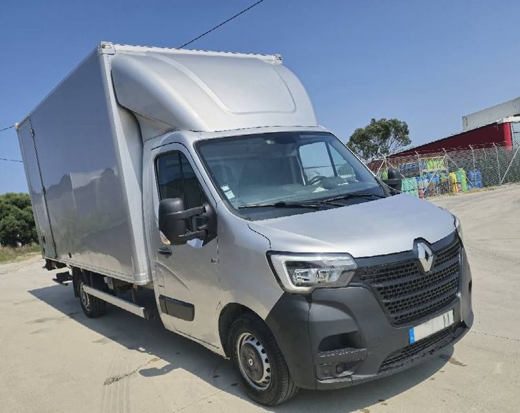 Renault Master • 2019 • 125,000 km 1