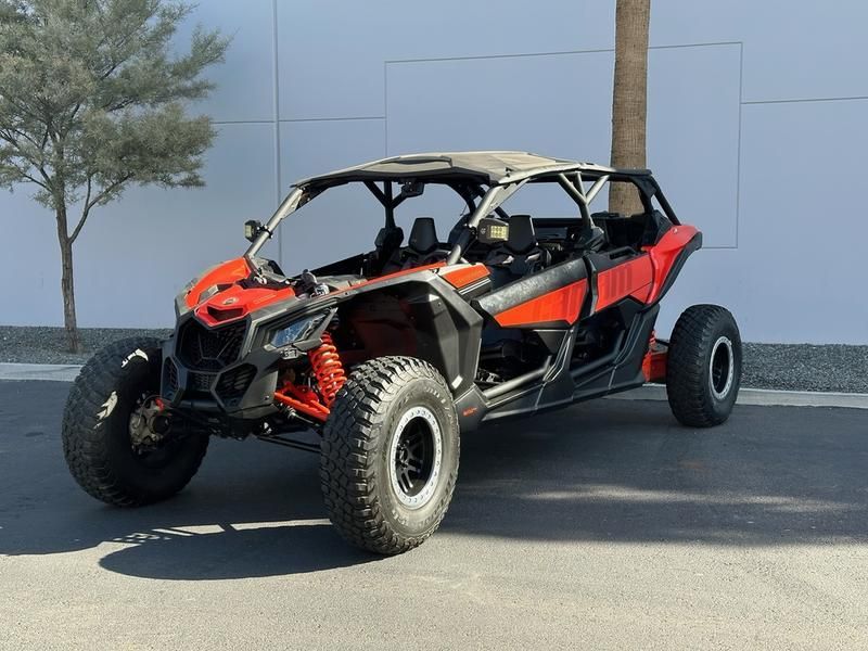 Maverick 2022 2023 2024- Can-Am Mavericks X3 Max-Turbo R  • 2022 • 9,020 km 2