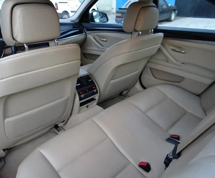 BMW 5 Series • 2011 • 199,500 km 8