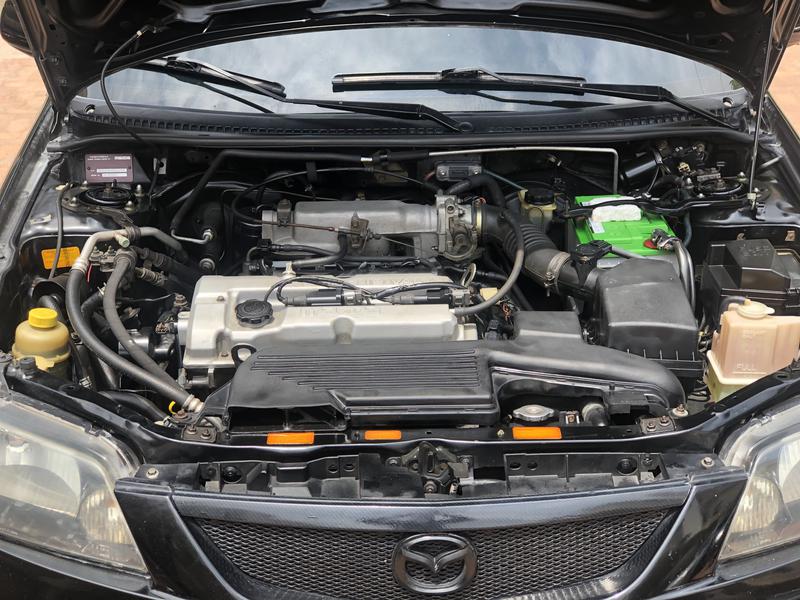 Mazda 626 • 2003 • 193,000 km 4