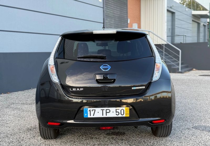 Nissan Leaf • 2017 • 60,000 km 4
