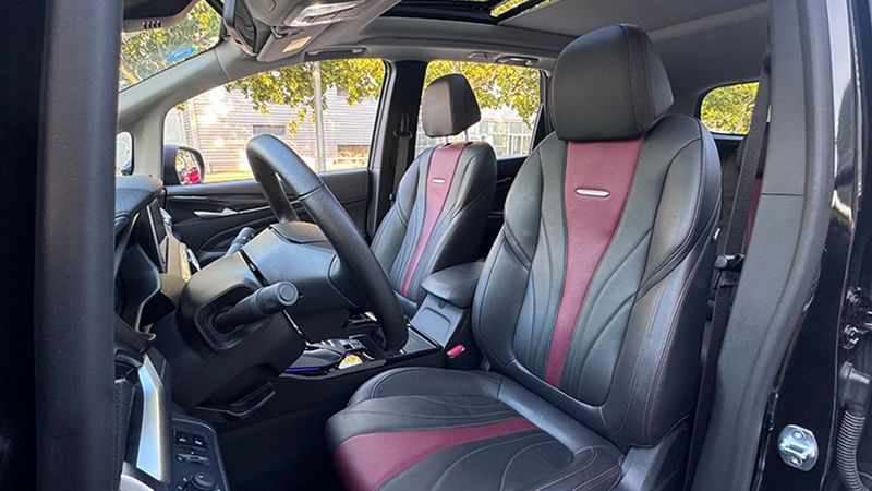 Mitsubishi Grandis • 2023 • 30,019 km 7