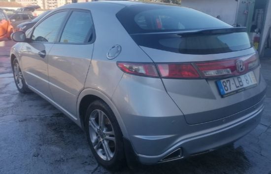 Honda Civic • 2010 • 198,000 km 2