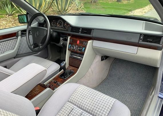 Mercedes-Benz E Cabrio • 1996 • 153,000 km 2