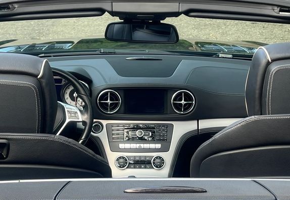 Mercedes-Benz SL • 2012 • 111,000 km 2
