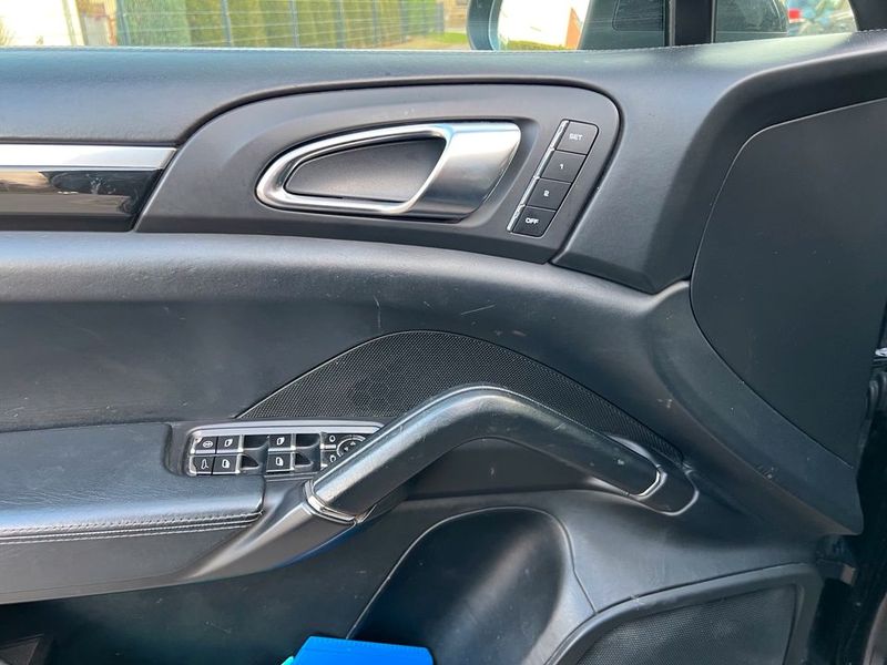 Porsche Cayenne • 2011 • 168,000 km 6