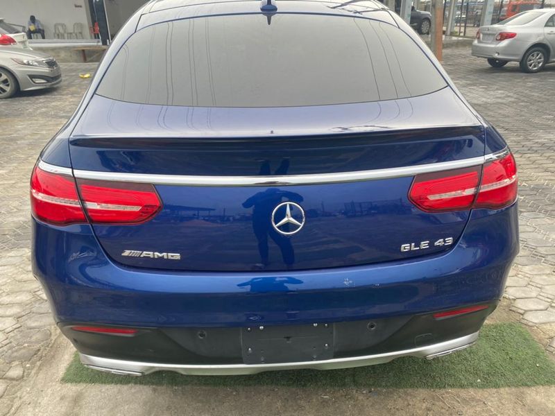 Mercedes-Benz GLE • 2019 • 2 km 3