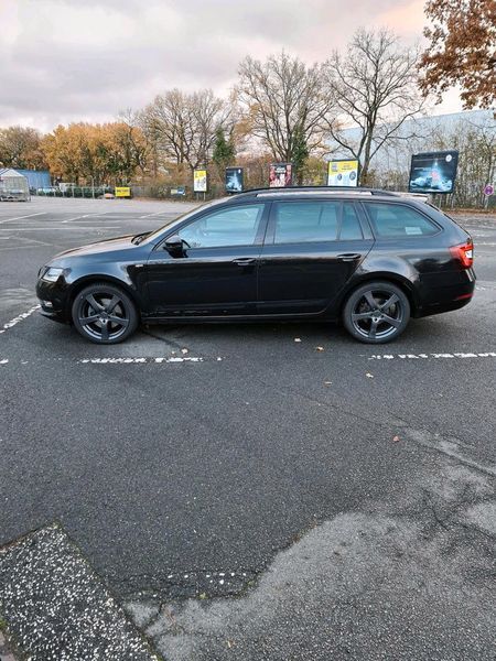 Škoda Octavia Combi • 2019 • 76,800 km 3