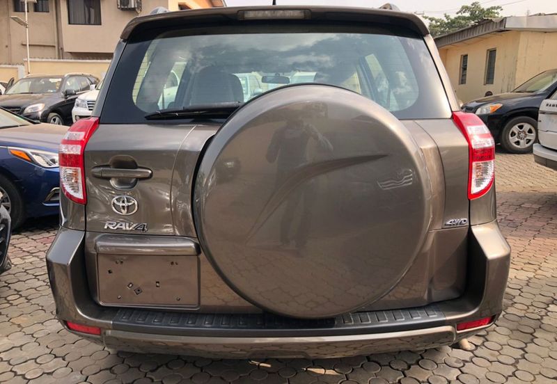 Toyota RAV4 EV • 2016 • 50,000 km 3