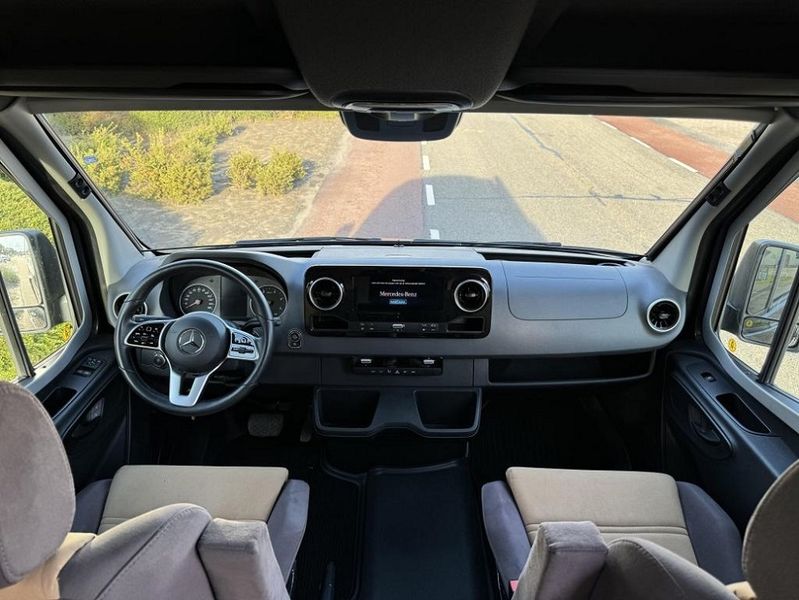 Mercedes-Benz Sprinter • 2020 • 146,128 km 10