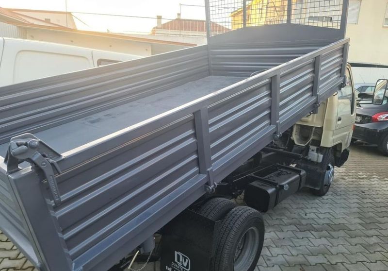 Toyota Dyna • 2001 • 280,000 km 3