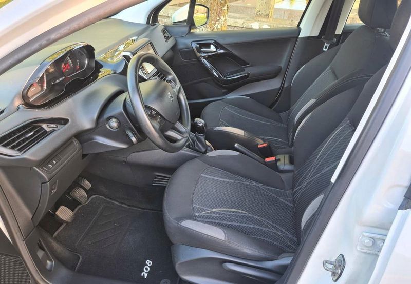 Peugeot 2008 • 2014 • 79,999 km 7
