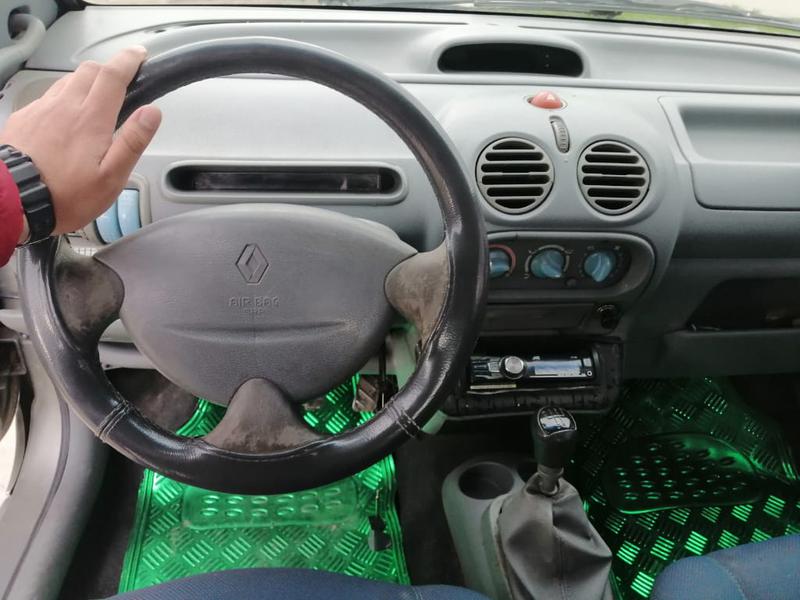 Renault Twingo • 2006 • 200,000 km 3