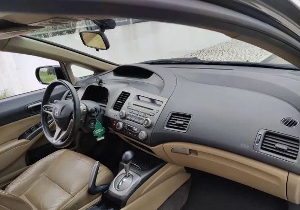 Honda Civic • 2007 • 179,000 km 2