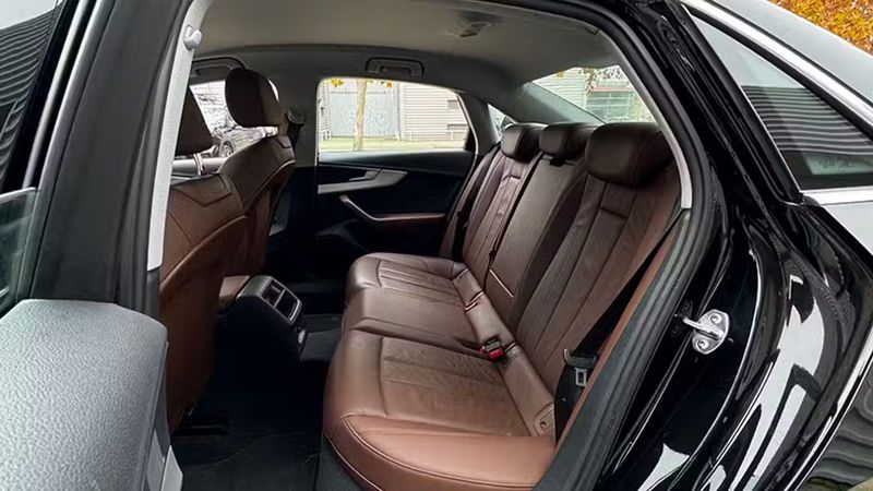 Audi A4 • 2017 • 54,197 km 11