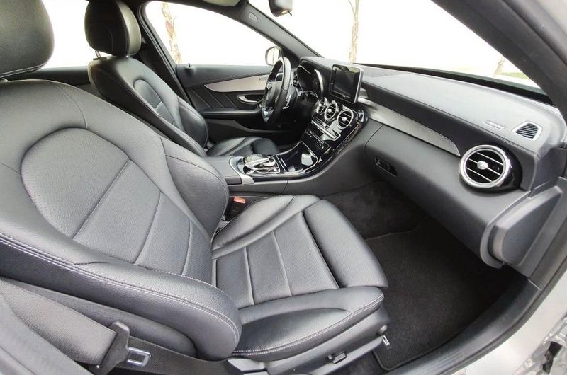 Mercedes-Benz C • 2015 • 153,000 km 2