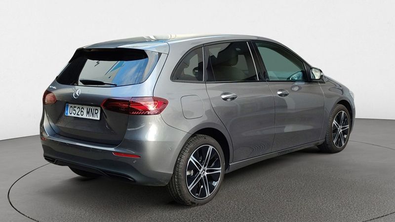 Mercedes-Benz Class B • 2024 • 10,250 km 5