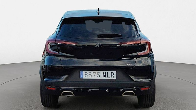 Renault Captur • 2023 • 17,890 km 17