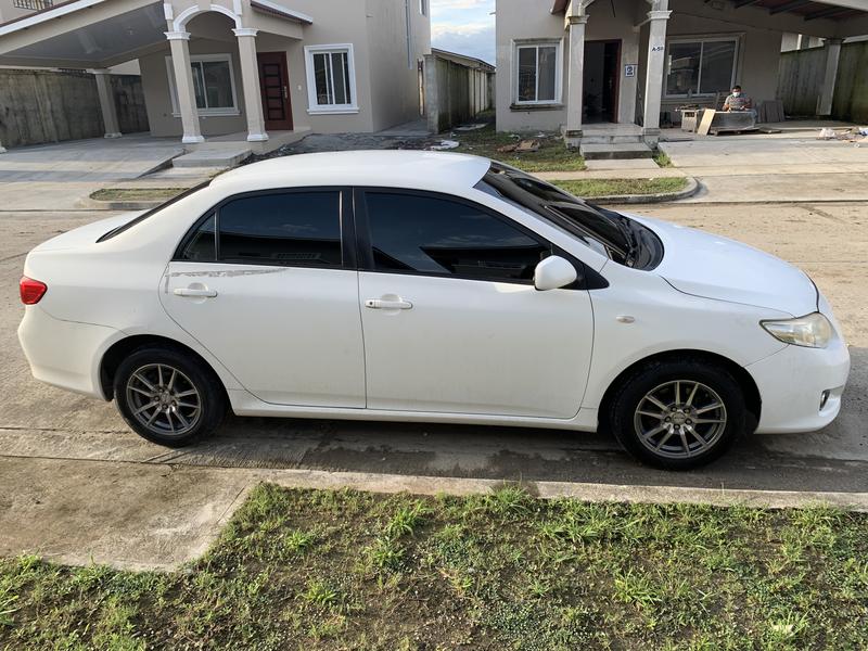 Toyota Corolla • 2009 • 228,000 km 1