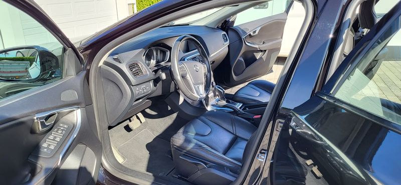 Volvo V40 • 2017 • 105,500 km 7