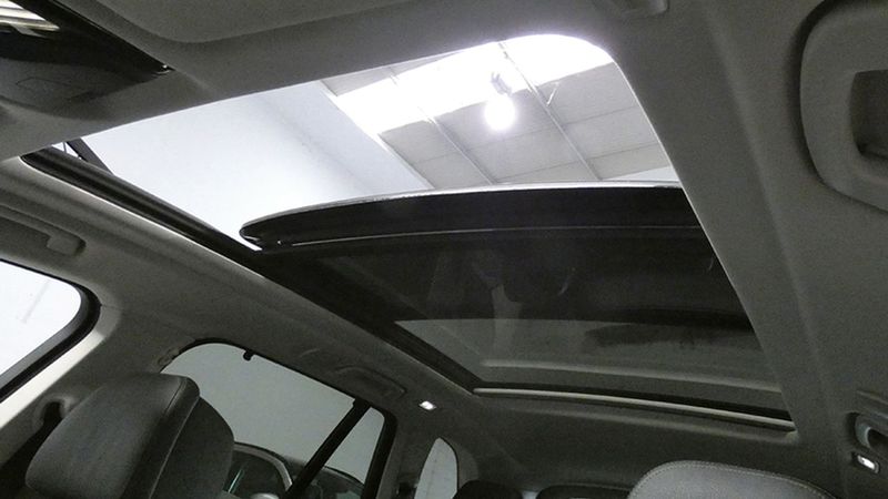 BMW X5 • 2020 • 165,000 km 6