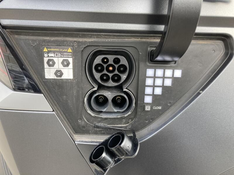 Hyundai Ioniq Electric • 2023 • 15,364 km 12