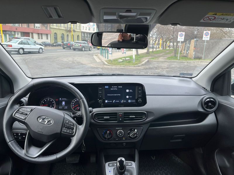 Hyundai i10 • 2023 • 9,600 km 14