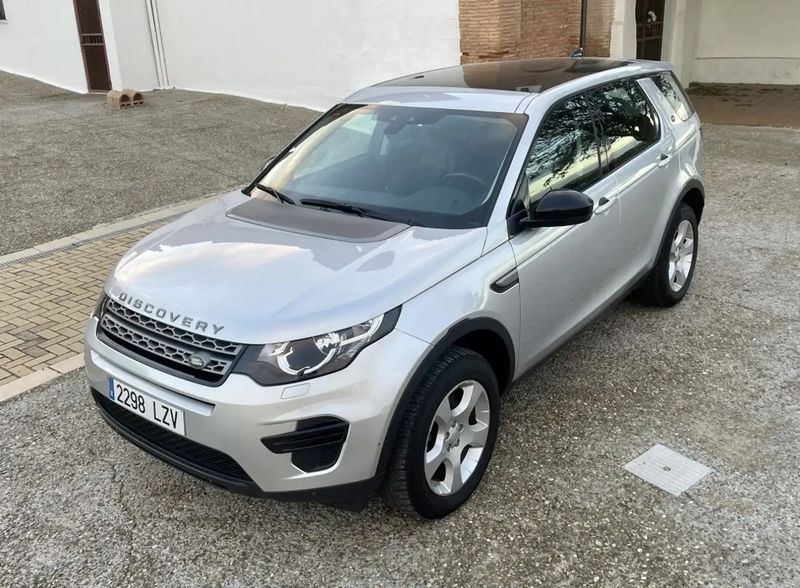Land Rover Discovery Sport • 2017 • 196,000 km 1