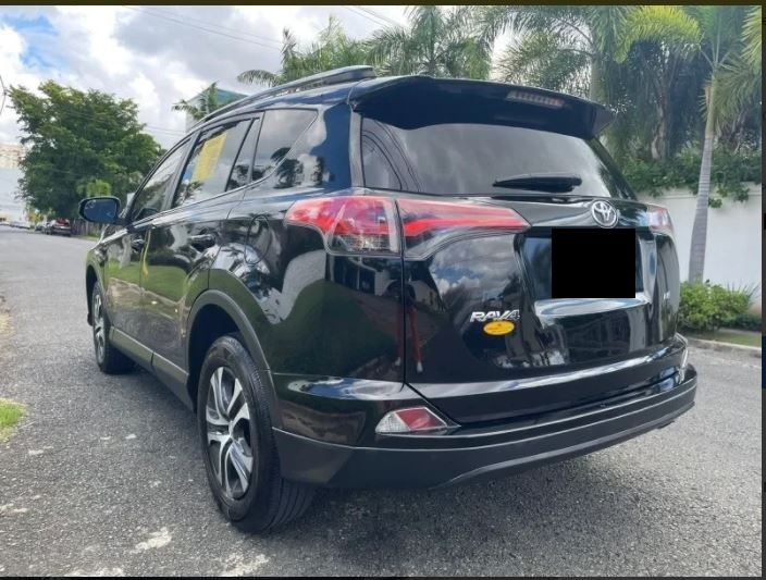 Toyota RAV4 • 2017 • 99,000 km 5