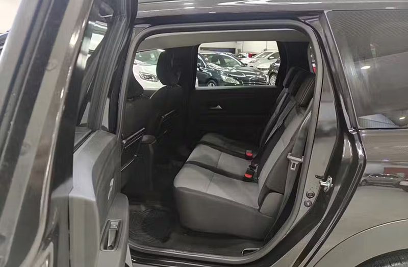 Dacia Lodgy • 2024 • 3,809 km 6