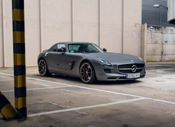 Mercedes-Benz SLS AMG GT • 2013 • 70,000 km 24