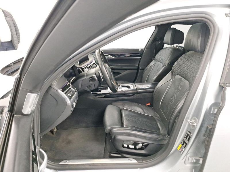 BMW 7 Series • 2020 • 136,314 km 5