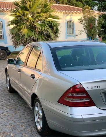 Mercedes-Benz C • 2001 • 265,000 km 2