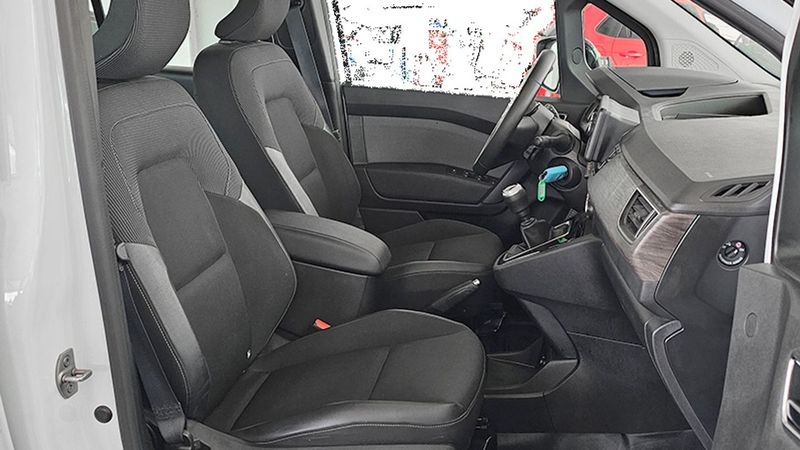 Renault Kangoo • 2021 • 27,131 km 24