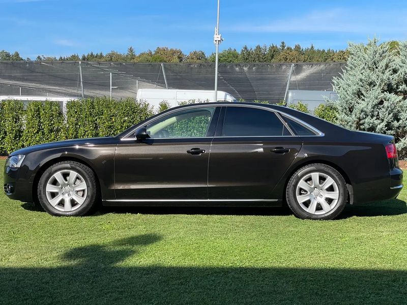 Audi A8 • 2011 • 138,200 km 2