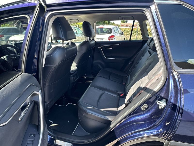 Toyota RAV4 Hybrid • 2019 • 72,447 km 11