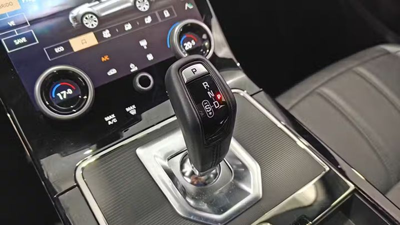 Land Rover Range Rover Evoque • 2024 • 15,070 km 7