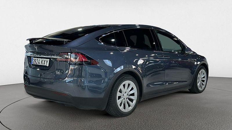 Tesla Model X • 2019 • 51,000 km 3