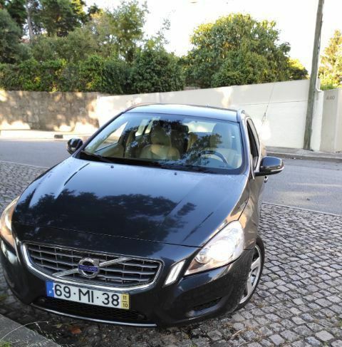 Volvo V60 • 2011 • 190,000 km 1