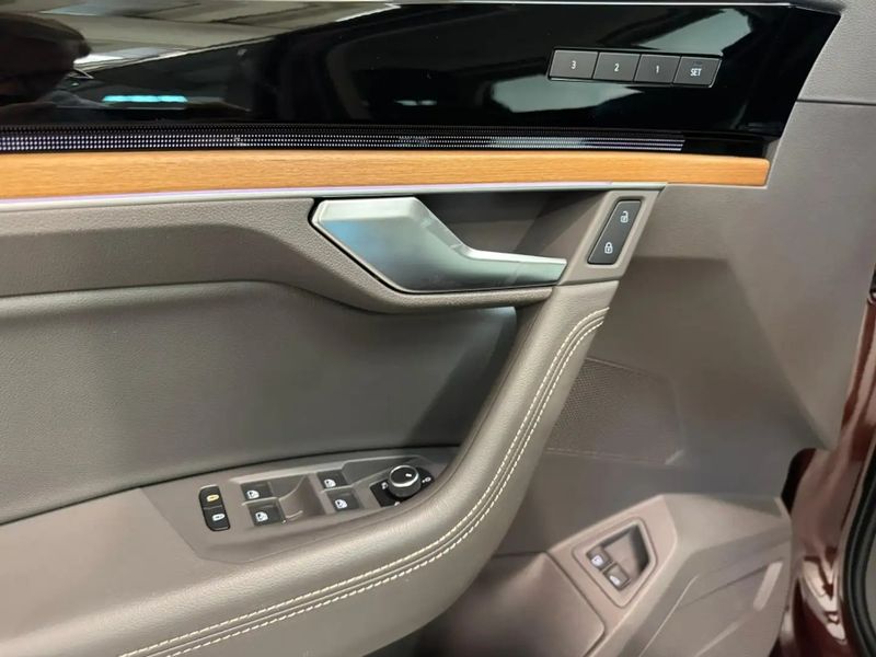 Volkswagen Touareg • 2021 • 96,000 km 11