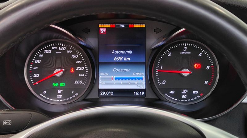 Mercedes-Benz C-Class • 2017 • 106,792 km 22