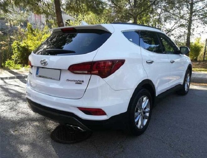 Hyundai Santa Fe • 2017 • 82,500 km 3