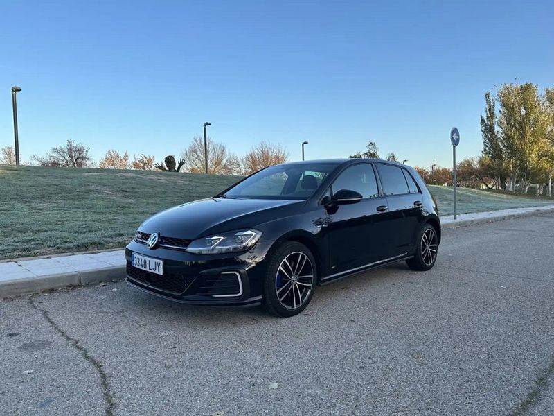 Volkswagen Golf • 2020 • 99,000 km 4