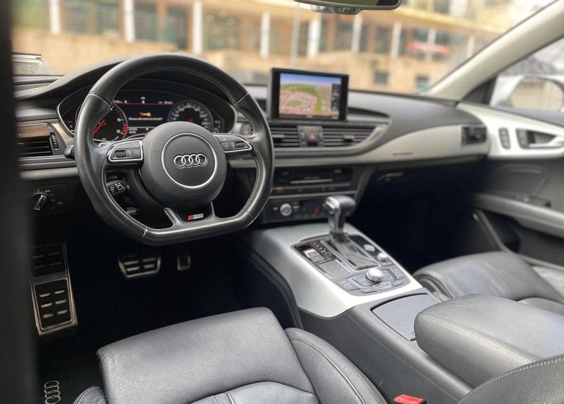 Audi A7 • 2012 • 1,850,120 km 3