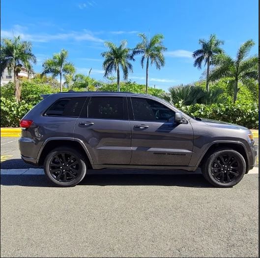 Jeep Grand Cherokee • 2018 • 88,700 km 5